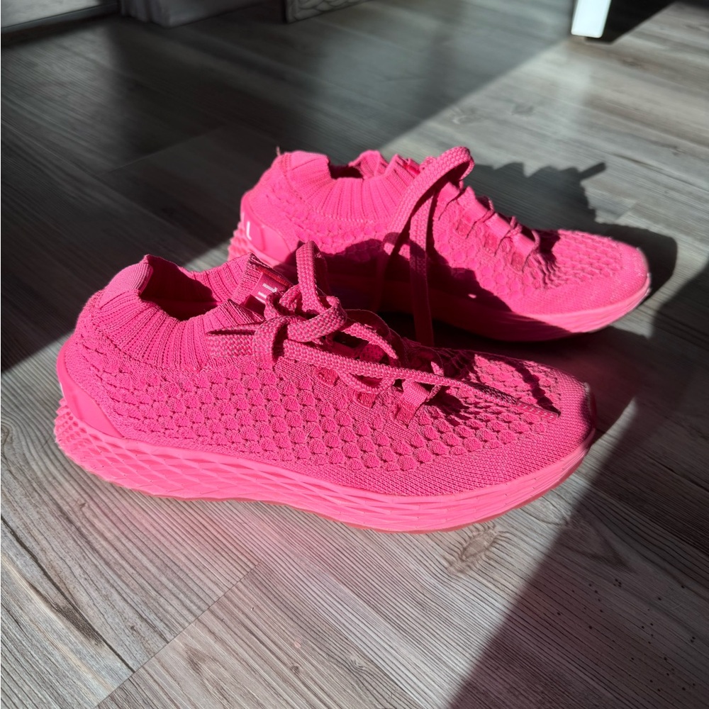 NOBULL Women's Neon Pink reflective knit runners size 8.5